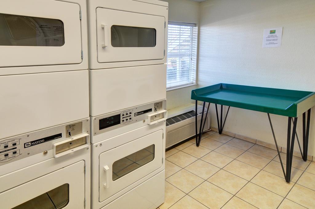 Intown Suites Extended Stay Houston Tx - Hobby Airport Esterno foto